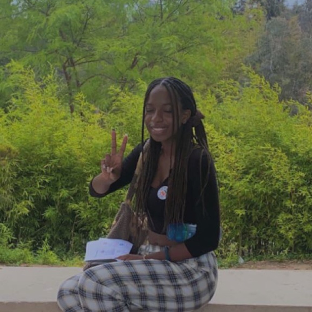 Meet your Posher, Amaya